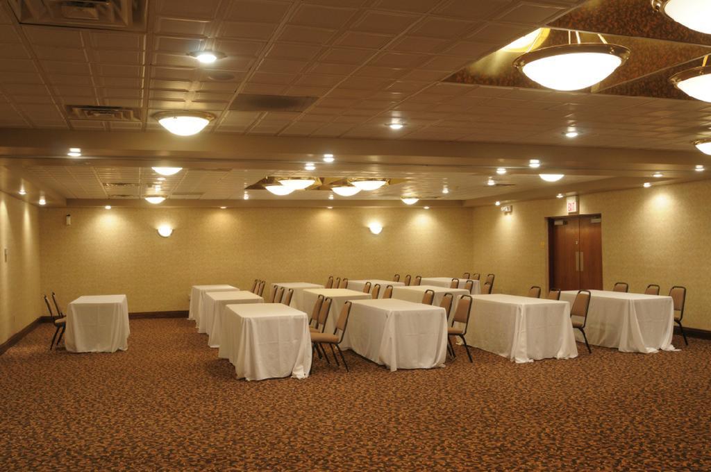 Moberly Inn & Suites Εξωτερικό φωτογραφία