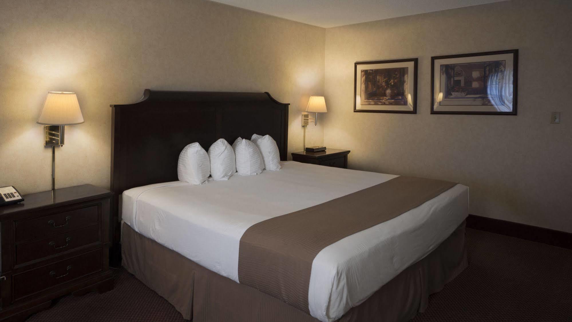 Moberly Inn & Suites Εξωτερικό φωτογραφία