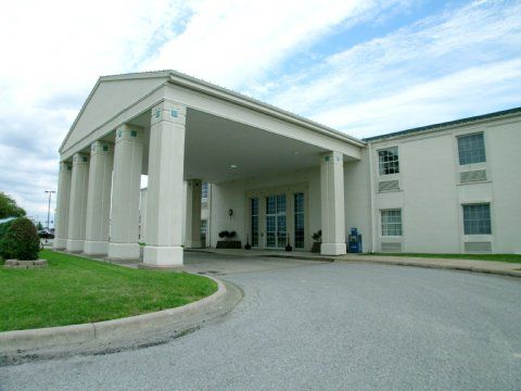 Moberly Inn & Suites Εξωτερικό φωτογραφία